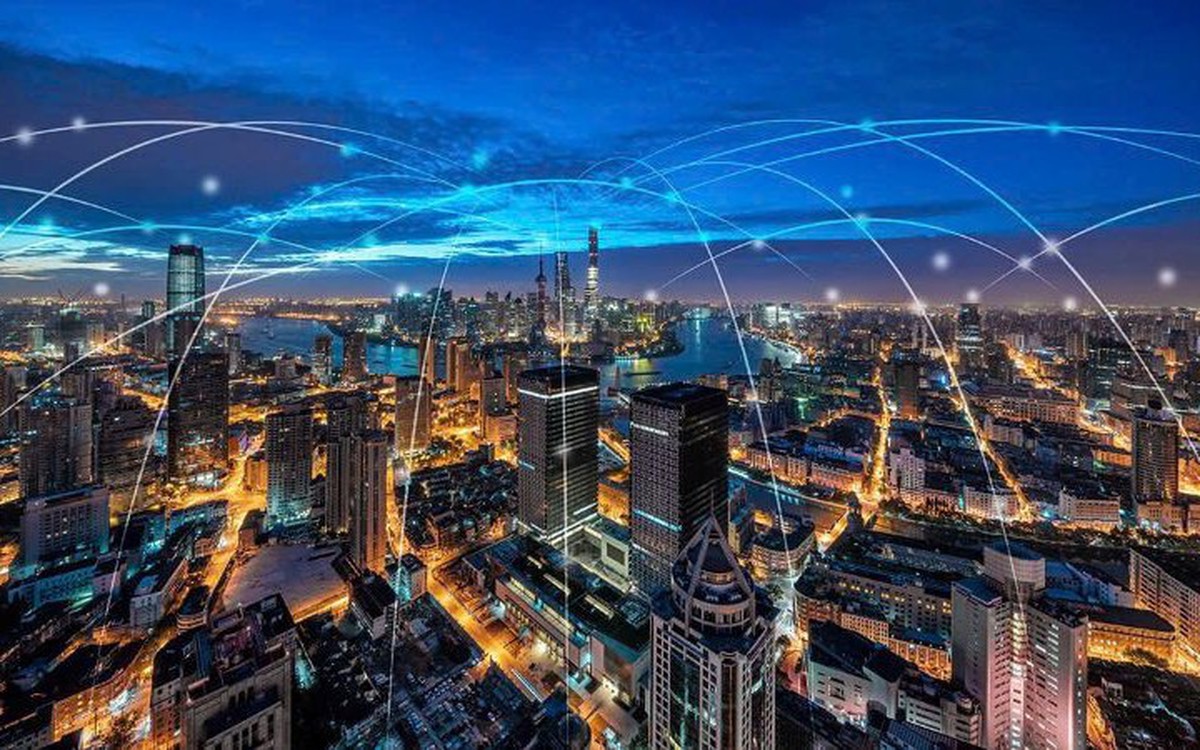 A connected city skyline used as an illustration in the Hanoi Online report.